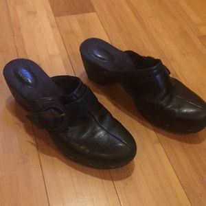 Clark clogs, very comfortable in good shape.